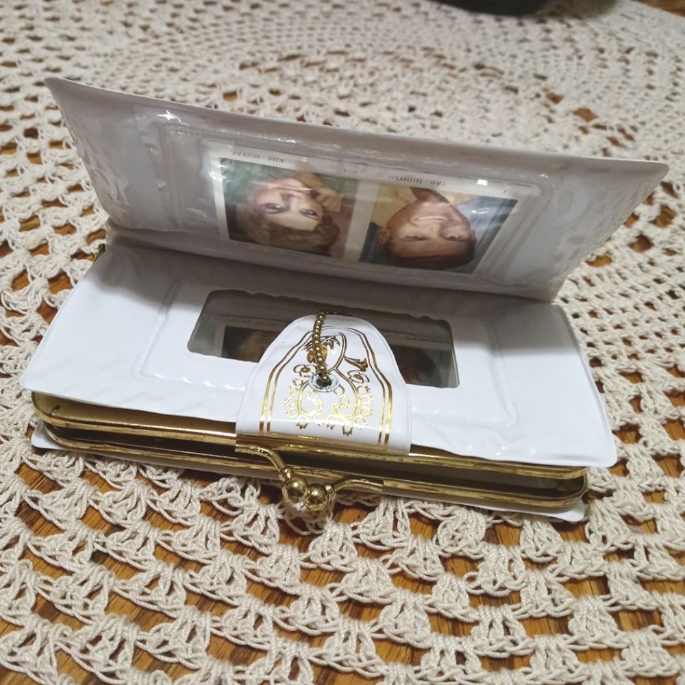 Vintage white clutch wallet - Picture 6 of 6